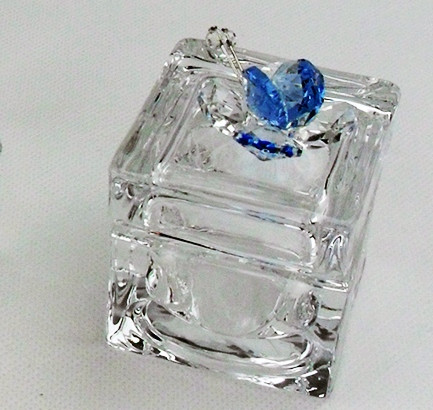 Scatola portagioie con farfalla in cristallo vari colori_Azzurro_Piccola 6.6x5x5cm