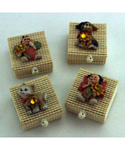 Scatoline in bambu con animaletti assortiti