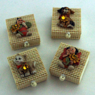 Scatoline in bambu con animaletti assortiti