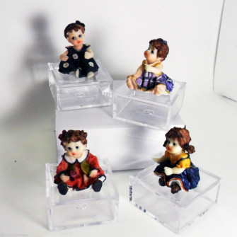 Scatoline con bimba in resina 