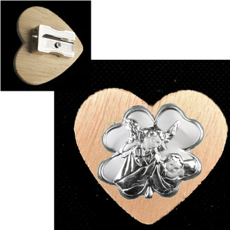 Temperamatite Cuore in legno Quadrifoglio Portafortuna Angelo Angioletto Neonato Nascita Segnaposto Temperino Confettata