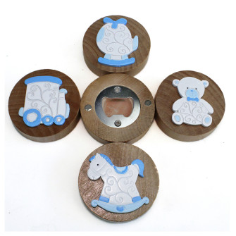 Apri Bottiglie Apribottiglie con Calamita Moderno Design Tondo in Legno + Scatolina Cavallo a Dondolo Trenino Aereo Orsetto Nascita Bimbo Battesimo Compleanno