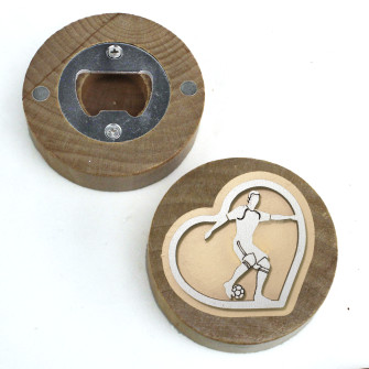 Apri Bottiglie Apribottiglie con Calamita Moderno Design Tondo in Legno Cuore e Calciatore Giocatore di Calcio Football Compleanno